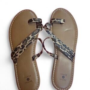 Leopard print sandals with adjustable